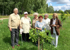 Likteņdārza apmeklējums ir sava veida tradīcija, kas vieno paaudzes un uztur saikni ar Latvijas brīvvalsts robežsargu bērniem un piederīgajiem.