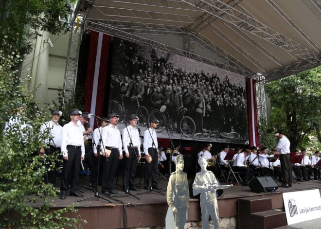 Koncertuzvedums "Latviešu strēlnieku bataljoniem - 100"