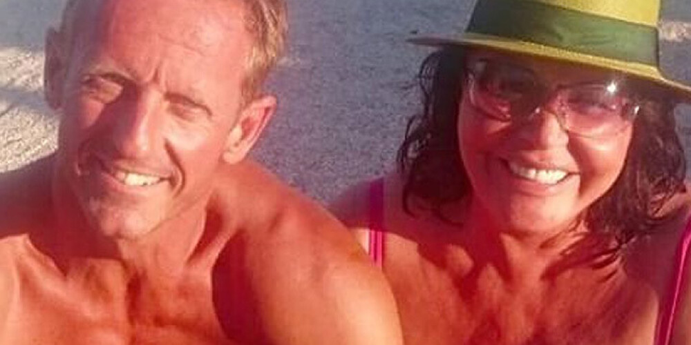 Надежда Бабкина на отдыхе обходится без косметики и позволяет себе побаловаться кальяном