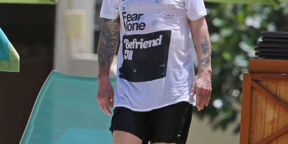 66-летний Оззи Осборн на пляже