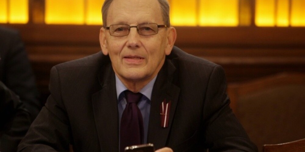Депутат Сейма от Нацобъединения Александр Кирштейнс рассказал как можно будет носить паранджу в Латвии