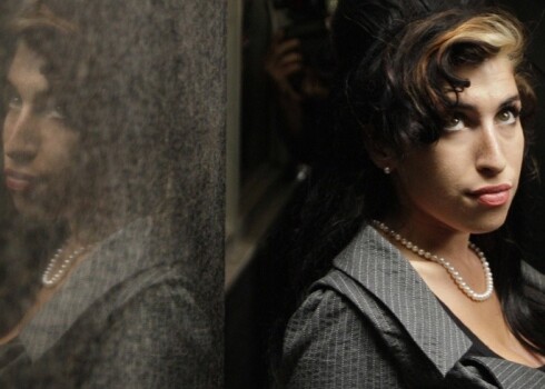 Эми Уайнхаус нашли мертвой в ее доме в Лондоне в июле 2011 года