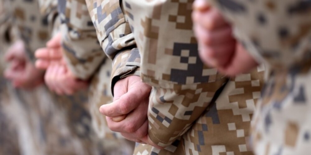 Министр Бергманис утверждает, что увеличение армии - объективная необходимость