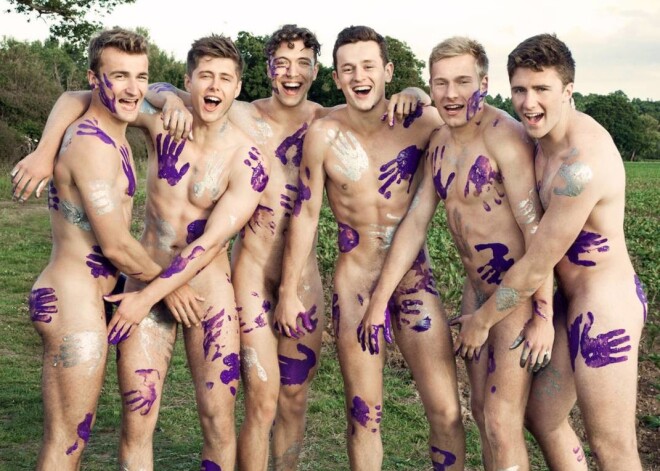 “Warwick Rowers” komandas mērķis ir savākt naudu cilvēkiem, kuri cieš no homofobiskiem aizvainojumiem.