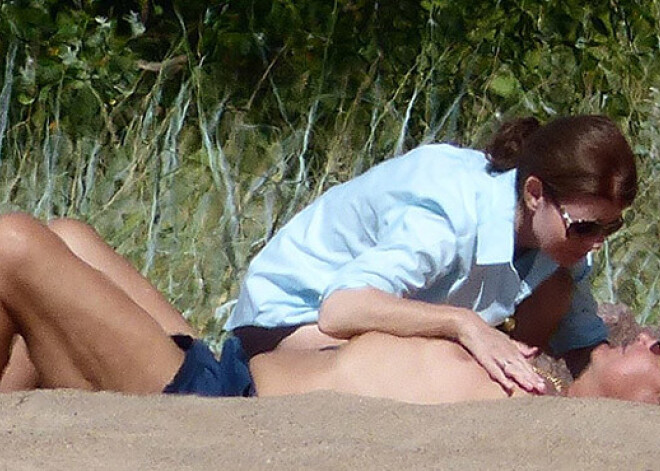 Pēc sānsoļa skandāla Jānis Jurkāns bauda vasaru ar mīļāko