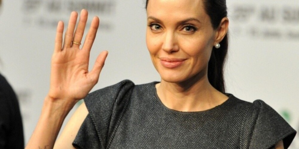 Анджелина Джоли с семьей переезжает в Лондон, чтобы заняться политикой