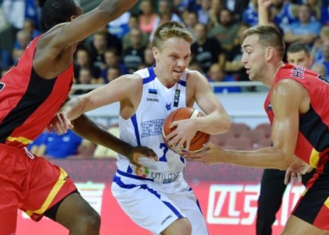 Igauņu fani ūjina saviem basketbolistiem. Ziemeļu kaimiņiem apkaunojoša sagrāve