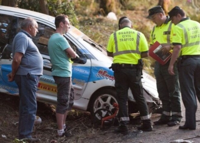 Traģēdija Spānijas rallijā. Iet bojā 6 skatītāji, tostarp grūtniece, kurai rīt bija jādzemdē. VIDEO