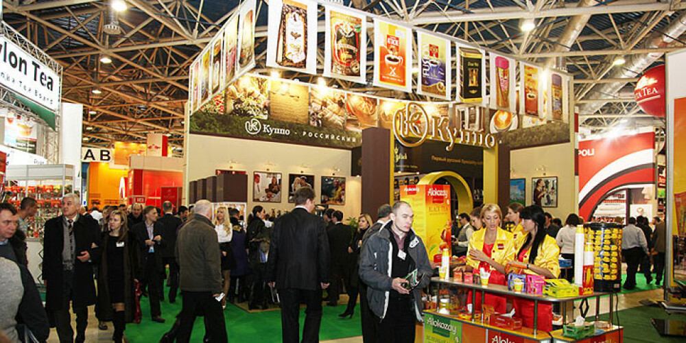 Latvija nolēmusi tērēt desmitiem tūkstošu eiro, lai nākamgad februārī piedalītos Krievijas lielākajā pārtikas izstādē „ProdExpo”. Šogad šajā izstādē trīs zelta medaļas saņēma Latvijas šprotes, bet pēc dažiem mēnešiem Krievija liedza savu tirgu Latvijas zivju produkcijai.