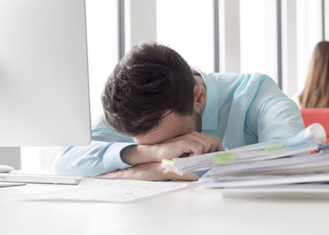 Заставлять людей начать работу до 9 утра — это «пытка», заявляет эксперт по сну