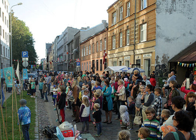 Slēgs satiksmi Hospitāļu un Ierēdņu ielas posmos