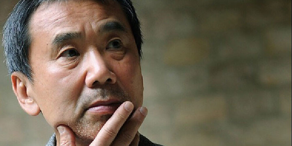 Japānā iznākusi jauna Haruki Murakami grāmata