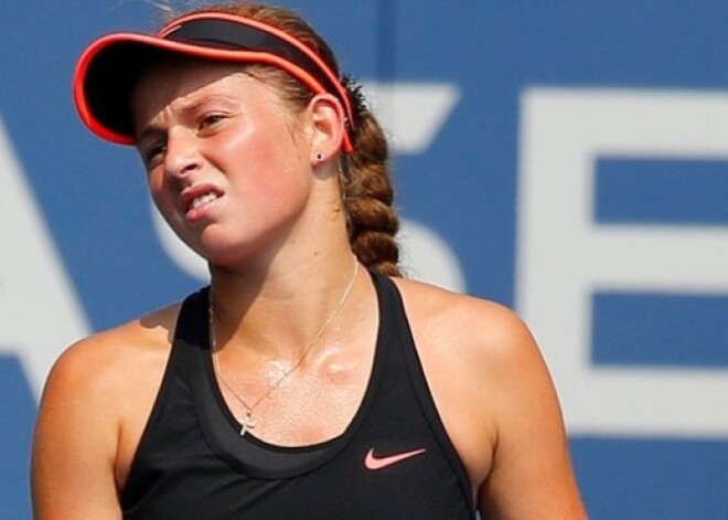 Vēl jāpagaida. Ostapenko neizdodas uzvarēt karjeras pirmajā WTA finālmačā