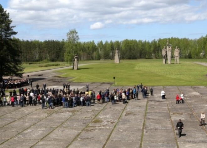 Svētdien Salaspilī pieminēs koncentrācijas nometnes upurus