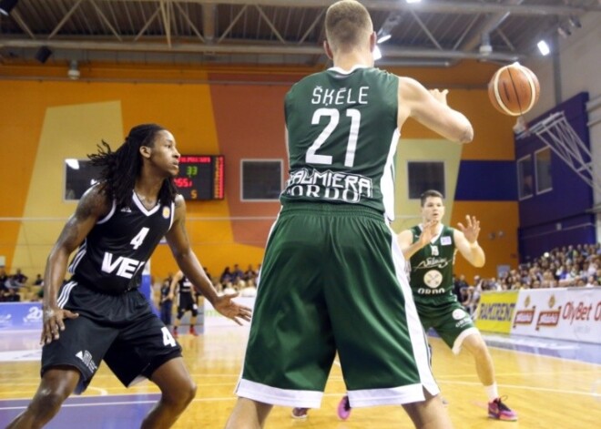 Mazais Šķēle un kompānija apspēlē Latvijas čempionu "VEF Rīga" leģionāru armiju. FOTO