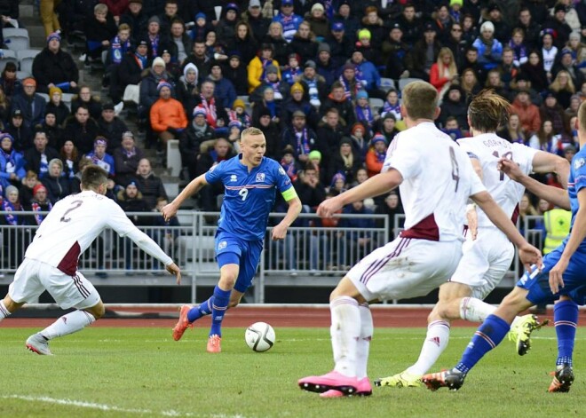Latvija cīnās pret Islandi Eiropas futbola čempionāta kvalifikācijas cikla mačā