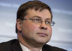 Valdis Dombrovskis uzskata, ka Ukraina ir spējīga segt savu parādus.