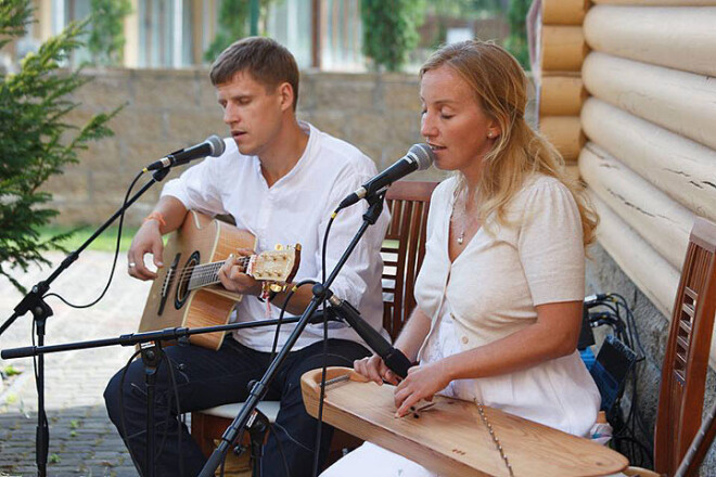 Sestdien Liepājas muzejā izskanēs postfolkloras un meditatīvas mūzikas ansambļa „Rāmi Riti” koncerts.