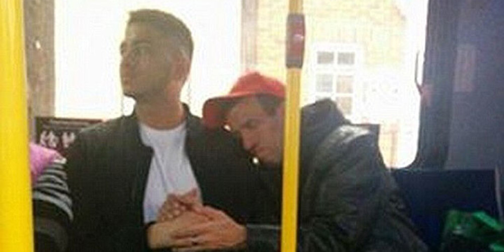 Эта простая фотография из автобуса растрогала сердца многих людей