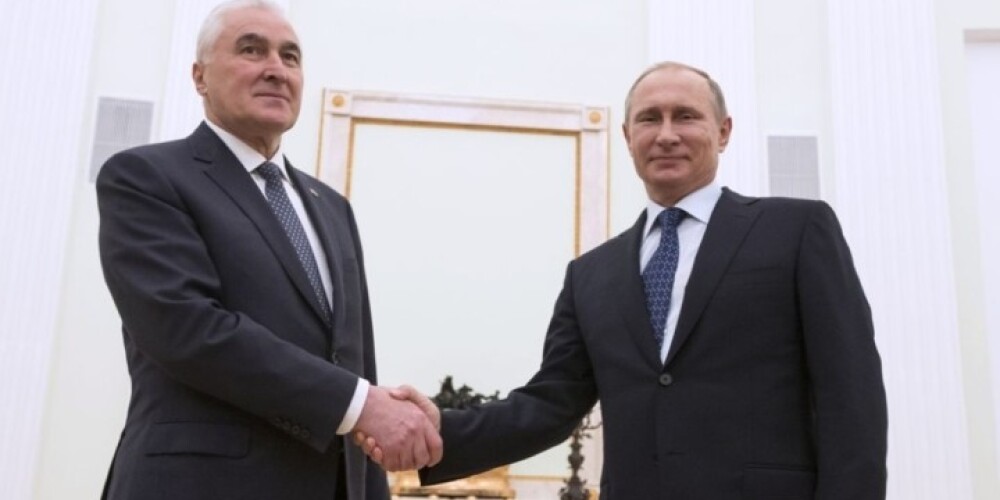 Dienvidosetijas prezidents sola referendumu par pievienošanos Krievijai
