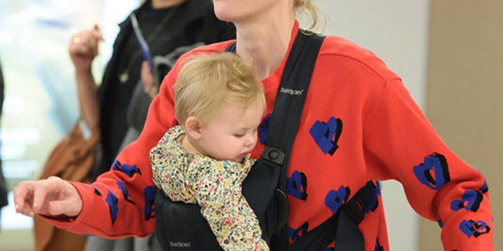 Aktrisei Keita Blanšetai un viņas vīram scenāristam un dramaturgam Endrū Aptonam ir trīs kopīgi dēli. 2015. gada pavasarī ģimene adoptējusi meitiņu Edīti Vivjenu Patrīciju. Nesen aktrise ar pusgadu veco meitu devusies ceļā no Ņujorkas (ASV) uz Sidneju (Austrālijā).