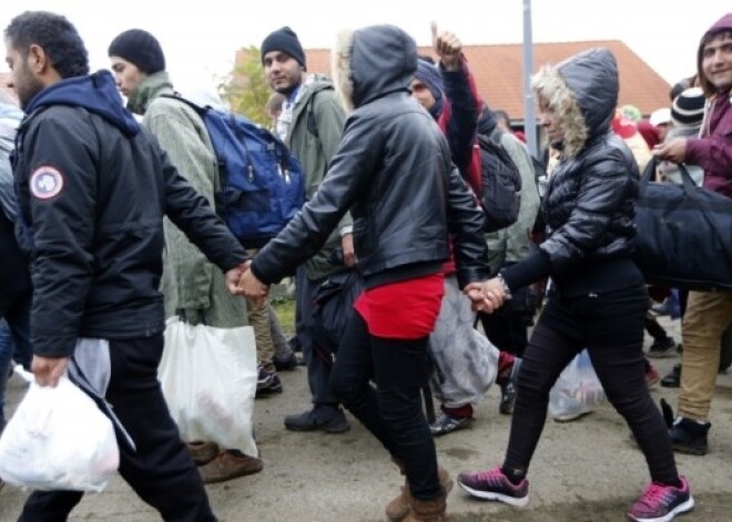 Jauns rekords migrantu plūsmas ātrumam. Tepat netālu - Slovēnijā. FOTO