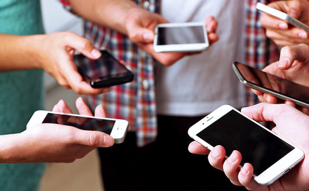 Ko cilvēki visbiežāk fotografē ar telefonu – dabu vai selfijus Ko cilvēki visbiežāk fotografē ar telefonu – dabu vai selfijus