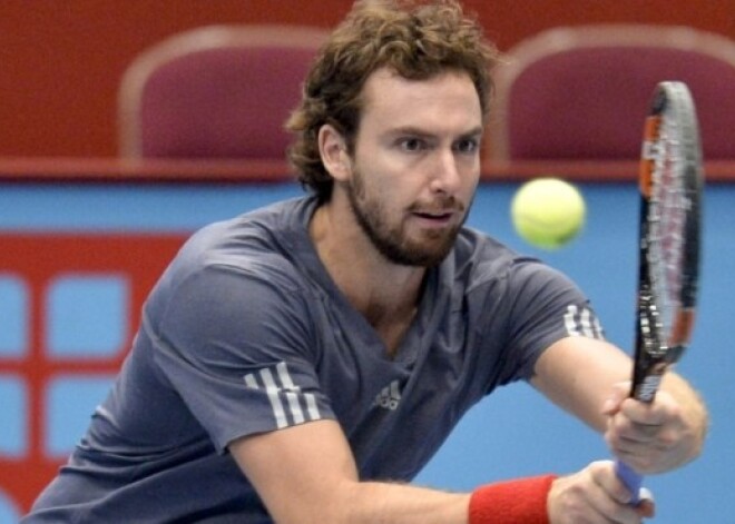 Gulbis uzvar visu laiku labāko servētāju un iekļūst Vīnes turnīra pusfinālā