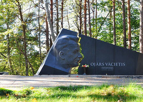 Piemiņas vietas izveides kopējās izmaksas ir 184 461 eiro.