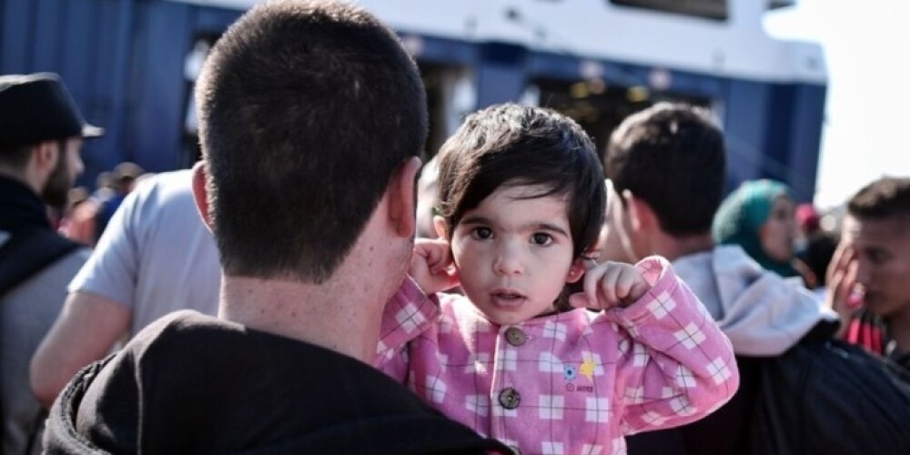 Čehijas prezidents: "Ekonomiskie migranti izmanto bērnus, lai nokļūtu Eiropā"