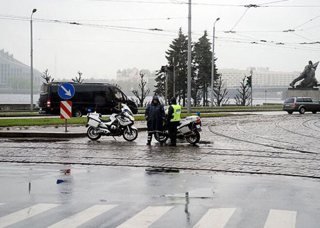 Kanalizācijas tīklu izbūves laikā ierobežos satiksmi 11. novembra krastmalā