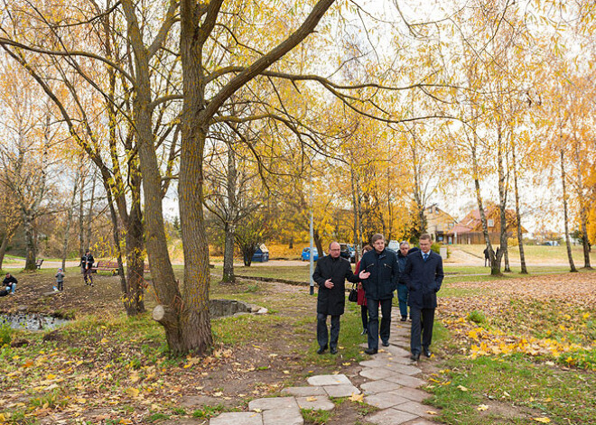 Dārziņu apkaimē ierīkots apgaismojums trīs kilometru garumā. FOTO