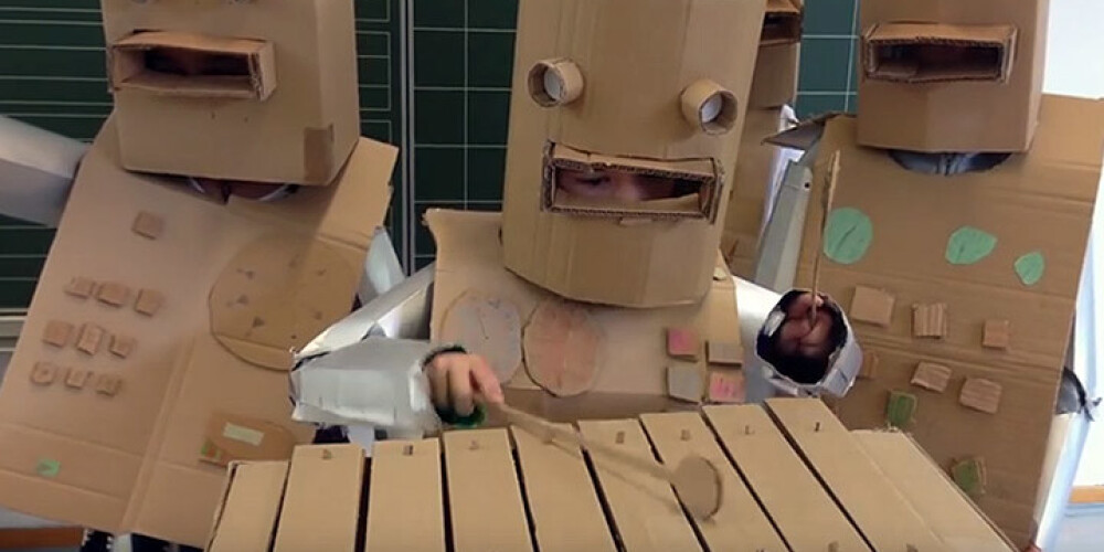 Pirmklasnieku "Kraftwerk" kaverversija liek cilvēkiem aiz sajūsmas raudāt. VIDEO