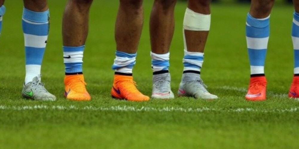 Portugāles kluba futbolistiem Francijā pirms spēles nozog apavus