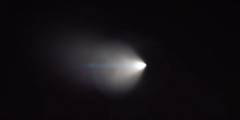 Komēta? NLO? Raķetes izmēģinājums Kalifornijā pārbiedē iedzīvotājus. VIDEO