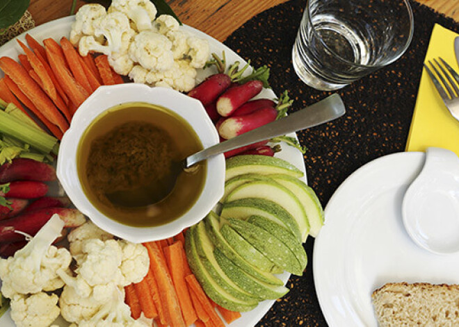 Безопасно ли потреблять большое количество жиров и маленькое количество углеводов?