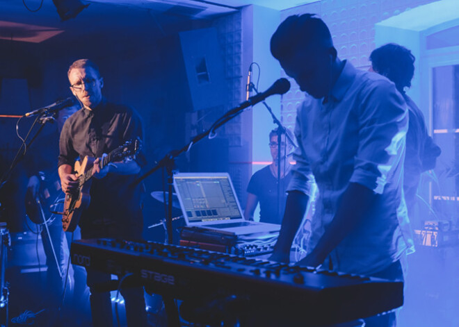 Laika ziņu vīrs Tālbergs ar grupu tapinājuši izcili bēdīgu singlu. AUDIO