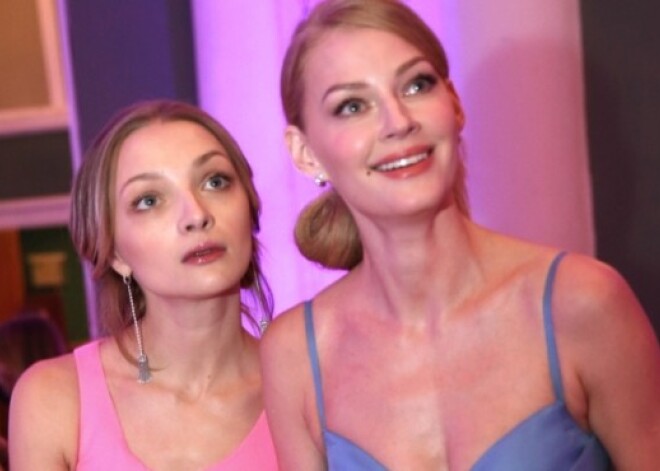 Светлана Ходченкова находится на третьем месяце беременности