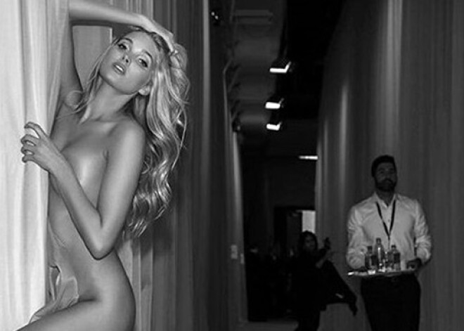 Голый «ангел»: модель Victoria’s Secret обнажилась за кулисами показа