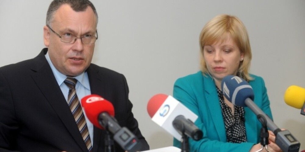CVK ļauj sākt parakstu vākšanu referenduma ierosināšanai par Saeimas atlaišanu