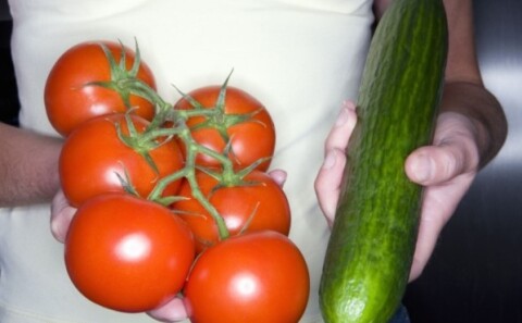 Почему нельзя есть помидоры и огурцы вместе: консультация от диетолога - 5 мая - ru