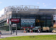 Iepirkšanās centra "Olimpia" autostāvvietā ieviesta maksa par auto novietošanu
