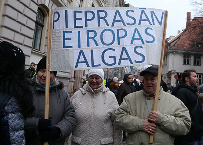 Rīgas pedagogiem streika dienā darba samaksu segs no pašvaldības līdzekļiem