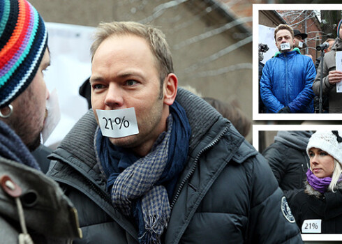 Popzvaigznes pie Saeimas protestē pret plānoto 21% PVN kultūras un izklaides pasākumiem. FOTO