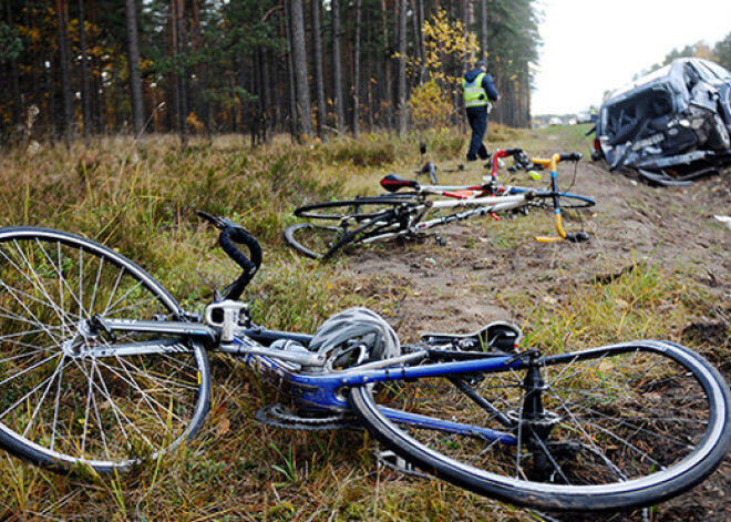 Garkalnē vissmagāk cietušais riteņbraucējs Dmitrijs joprojām domā par velosportu