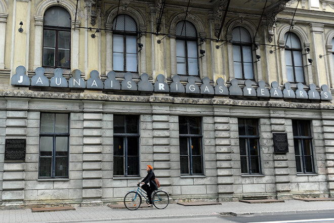 Jaunā Rīgas teātra (JRT) aktieris Andris Keišs atzīst, ka ar nepacietību gaida ēkas Lāčplēša ielā rekonstrukciju, jo ēka ir ļoti neērta.