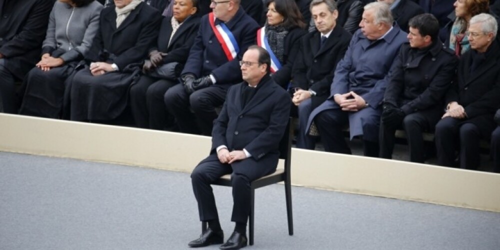 Francijas prezidents sola sakaut "fanātiķu armiju" FOTO