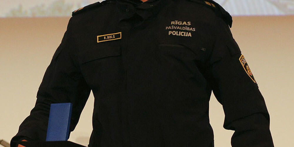 Goda zīmi "Gada policists" piešķirs Rīgas pašvaldības inspektoram Retam Bolam