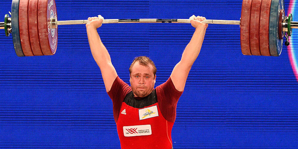 Svarcēlājs Plēsnieks ar jaunu Latvijas rekordu izcīna bronzu pasaules čempionātā. FOTO