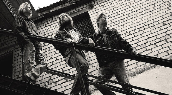 Jelgavas Jaunais teātris iestudējis Jāņa Joņeva kulta romānu „Jelgava 94”. Pirmizrāde Jelgavā notiks sestdien, 5.decembrī.